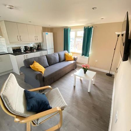 Stunning 1 Bedroom Flat In Wood Green Londra Dış mekan fotoğraf
