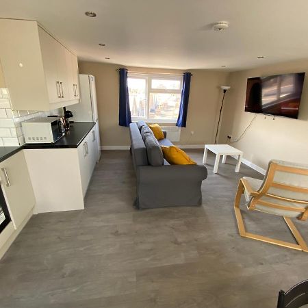 Stunning 1 Bedroom Flat In Wood Green Londra Dış mekan fotoğraf
