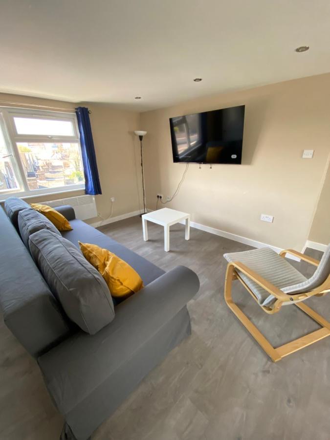 Stunning 1 Bedroom Flat In Wood Green Londra Dış mekan fotoğraf