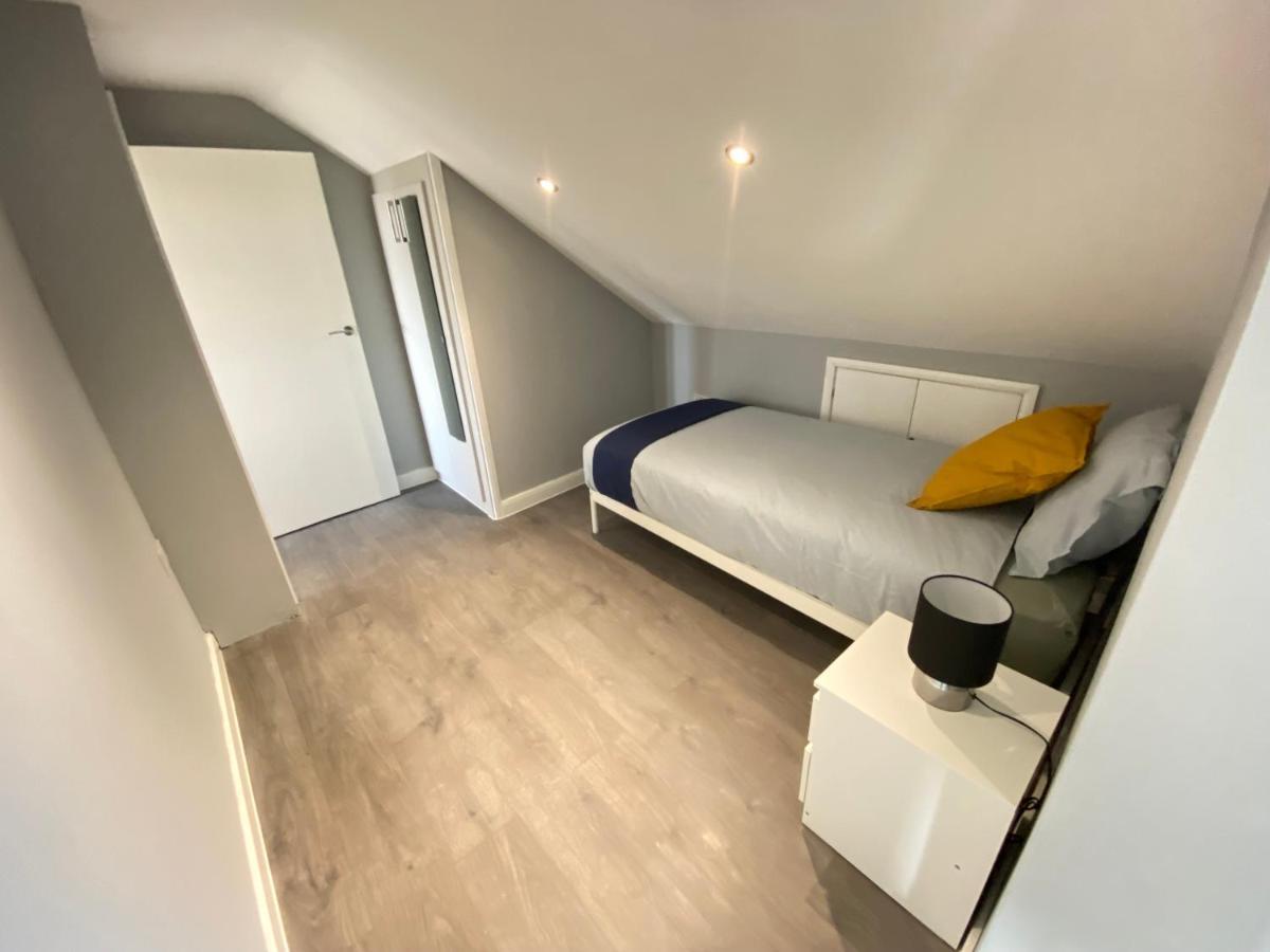Stunning 1 Bedroom Flat In Wood Green Londra Dış mekan fotoğraf