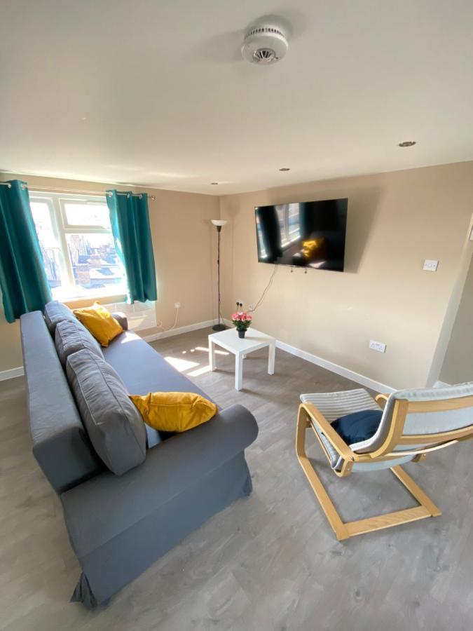 Stunning 1 Bedroom Flat In Wood Green Londra Dış mekan fotoğraf