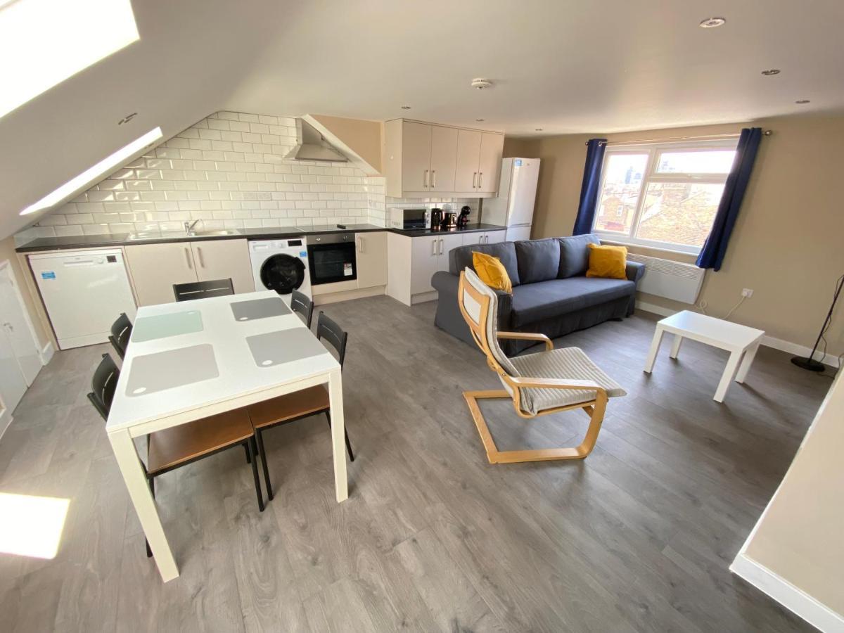 Stunning 1 Bedroom Flat In Wood Green Londra Dış mekan fotoğraf